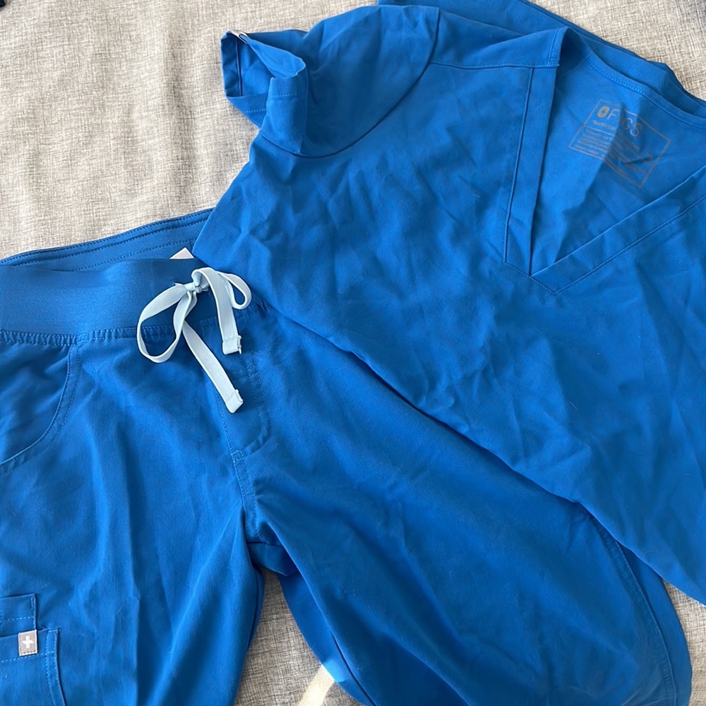 Figs Royal Blue Scrub Set XS/XSP Casma/Kade Cargo Pocket Scrub bottoms